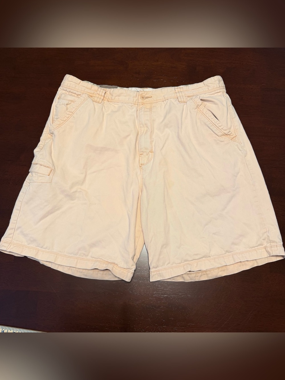 Quiksilver Men's Light Cream Cargo Shorts‎